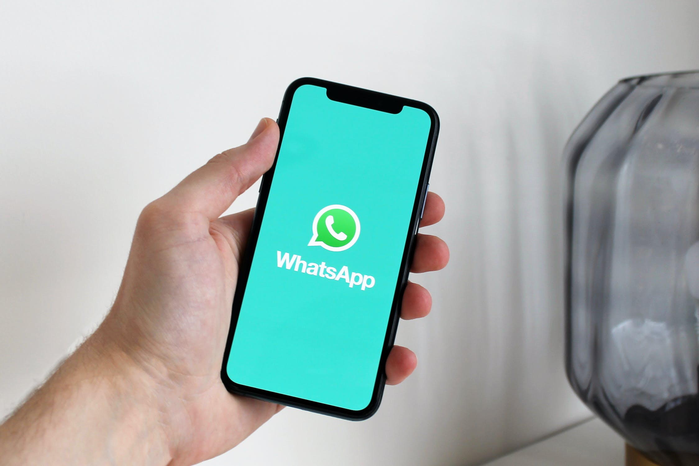 Iran Lifts Ban On WhatsApp, Google Play | Silicon UK Tech News