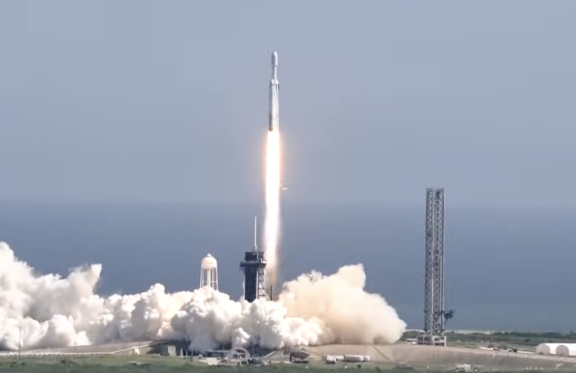 NASA's Europa Clipper mission lifts off aboard SpaceX Falcon Heavy rocket in October 2024. Image credit: NASA