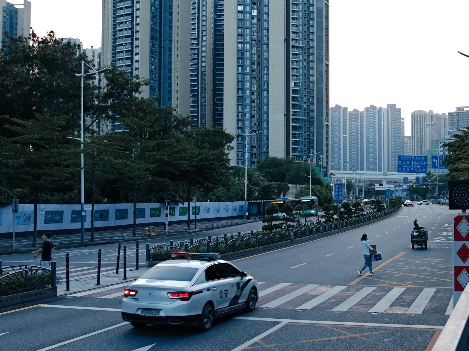 A street in Shenzhen, Guangdong Provice, China. Image credit: Unsplash